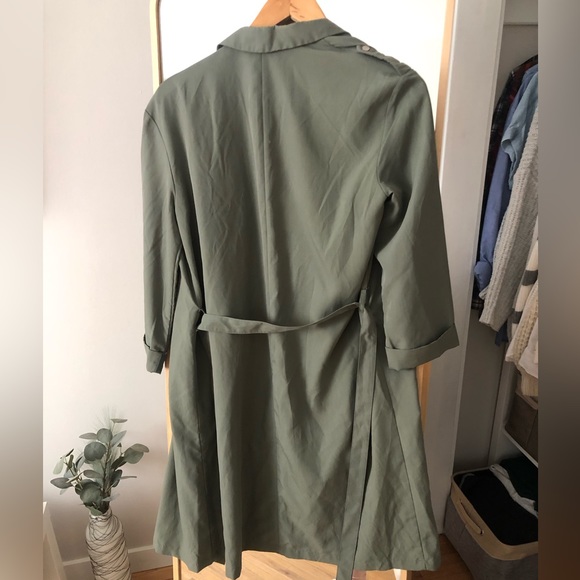 Light H&M Trench Coat - Picture 2 of 3
